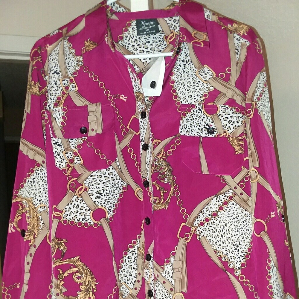 1XPurple and Gold Versace Like🎯Button up Top💜🔮